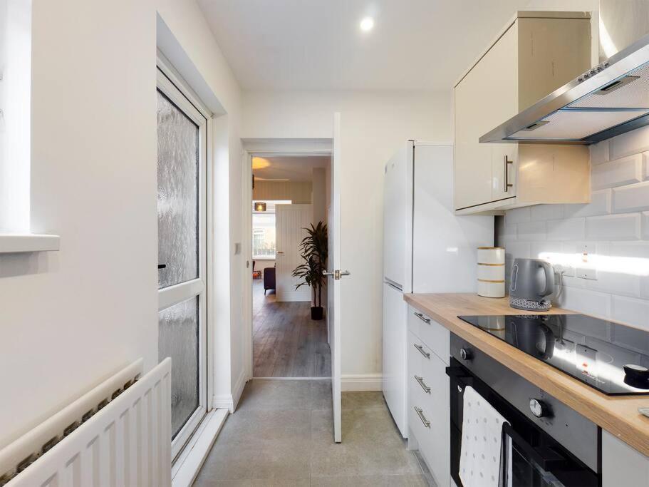 בלפסט It'S Broadway Baby! Great House Close To City Centre מראה חיצוני תמונה