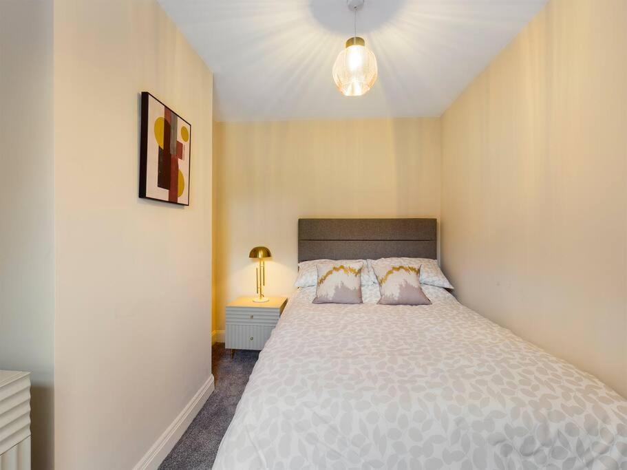 בלפסט It'S Broadway Baby! Great House Close To City Centre מראה חיצוני תמונה