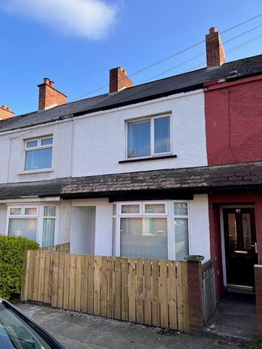 בלפסט It'S Broadway Baby! Great House Close To City Centre מראה חיצוני תמונה