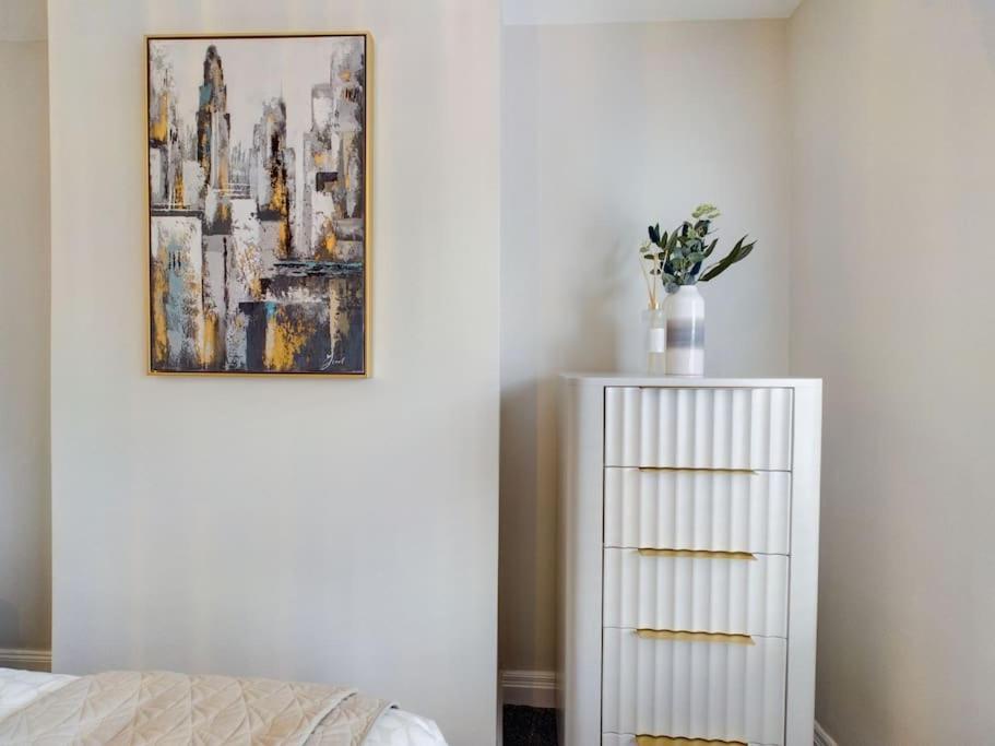 בלפסט It'S Broadway Baby! Great House Close To City Centre מראה חיצוני תמונה
